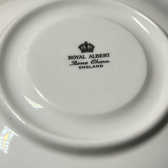 Royal Albert White Bone China Saucer - Picture 3 of 6